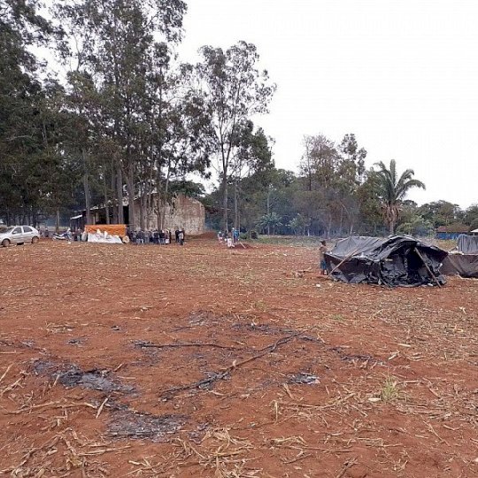 Índios levantam barracos em fazenda invadida após morte de guarani