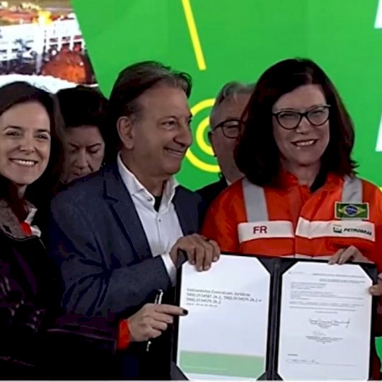 Lula assina retomada de fábrica de fertilizantes em MS e critica quem defende "vender" a Petrobras