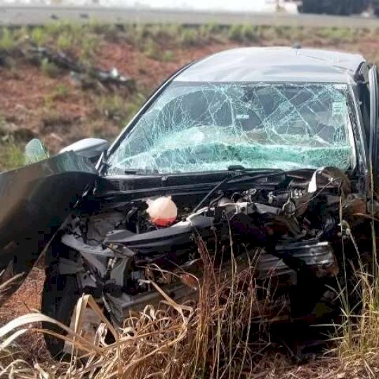 Dois morrem em batida frontal entre carros na rodovia em Aparecida do Taboado