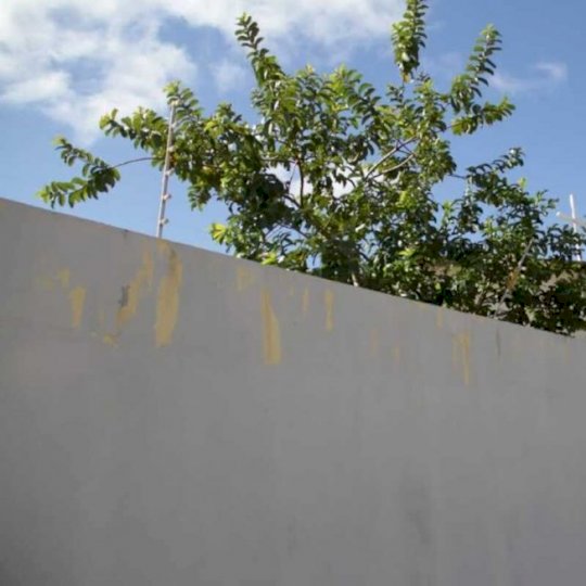 Homem é preso ao pular muro e invadir casa para observar vizinha em Fátima do Sul