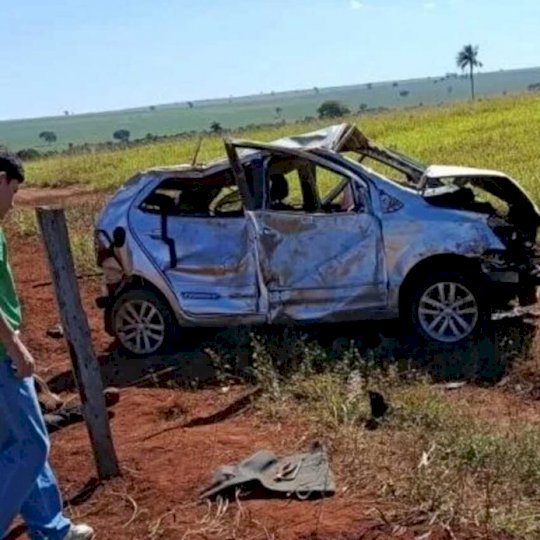 Veículo com duas pessoas capota na MS-316, entre Paraíso das Águas e Pouso Alto