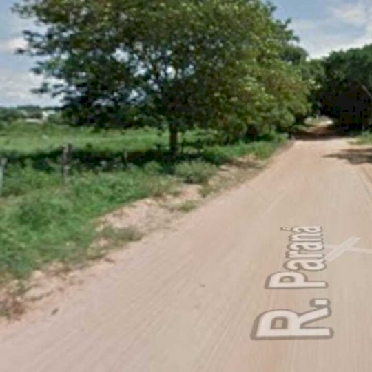 Casal com bebê sem cadeirinha foge da polícia com medo de perder carro em Coxim