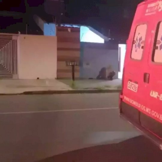 Criança de dois anos morre afogada em piscina