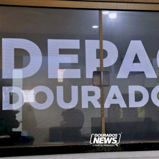Mulher é presa após furtar roupas em duas lojas no centro