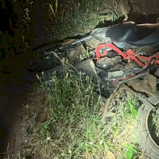 TRAGÉDIA: Jovens morrem em acidente envolvendo carro e moto