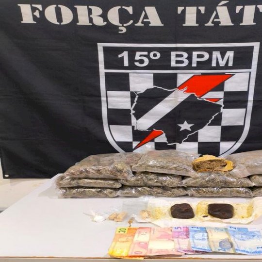 Força Tática prende mulher de 24 anos por tráfico de drogas em ponto de venda em Maracaju