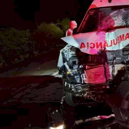 Motociclista morre ap&oacute;s ser atingido por ambul&acirc;ncia em rodovia de Terenos
