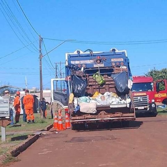 Gari que estudava para ser m&eacute;dico morre atropelado por caminh&atilde;o de coleta