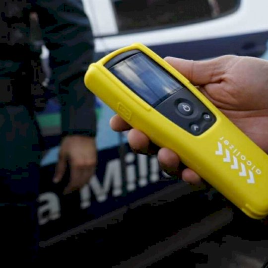 Condutor bêbado provoca acidente e tenta fugir em Campo Grande