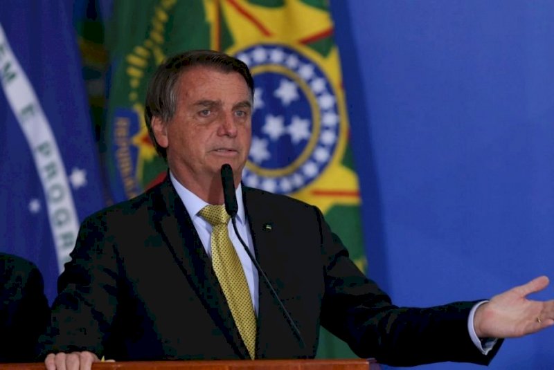 Bolsonaro diz que não tem controle sobre preços dos combustíveis