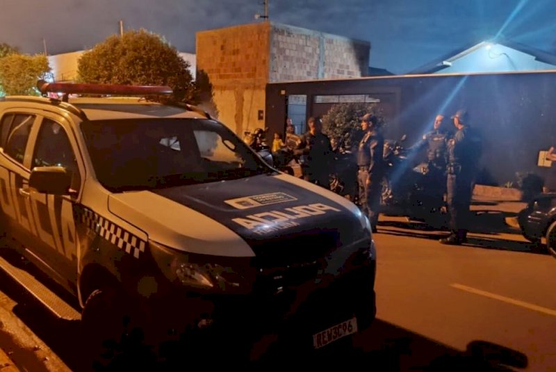 Dourado - Após perseguição e troca de tiros, homem é baleado