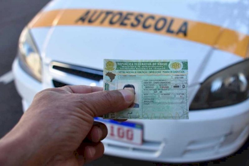 Apenas 4% das carteiras prometidas no CNH Social foram efetivadas em 4 anos