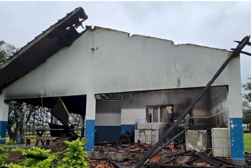Indígenas deixam sedes de fazenda em Sidrolândia após mediação do Ministério