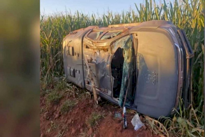 Viatura do DOF capota durante perseguição e capota na BR-267 em Maracaju