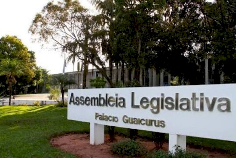 Assembleia volta hoje com vários projetos em pauta