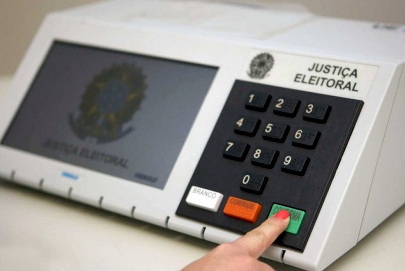 Com envelhecimento da população, eleitorado jovem recua 22% em 16 anos