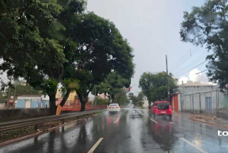 Frente fria aumenta chance de temporais em MS nesta sexta-feira
