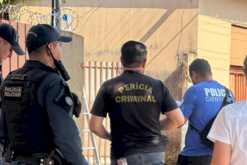 Mãe encontra filha morta em casa e polícia suspeita de feminicídio