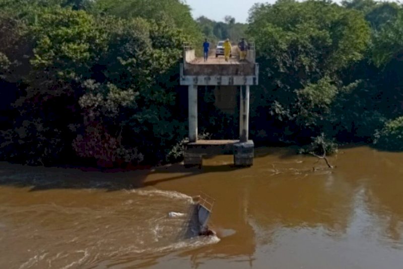 Corpo de motorista que caiu em rio após ponte desabar é encontrado