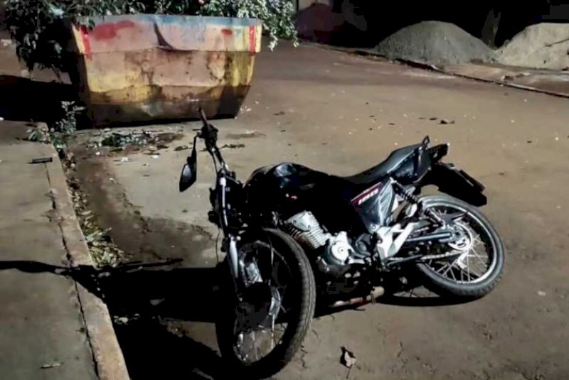 Motociclista realiza manobra perigosa, tenta fugir da polícia e sofre acidente no MS