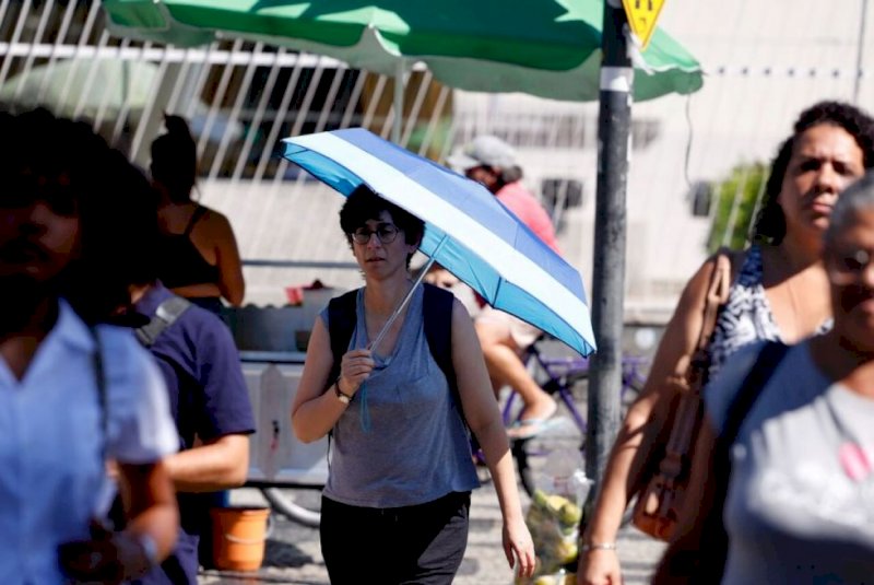 Salário mínimo deverá subir para R$ 1.741 em 2027