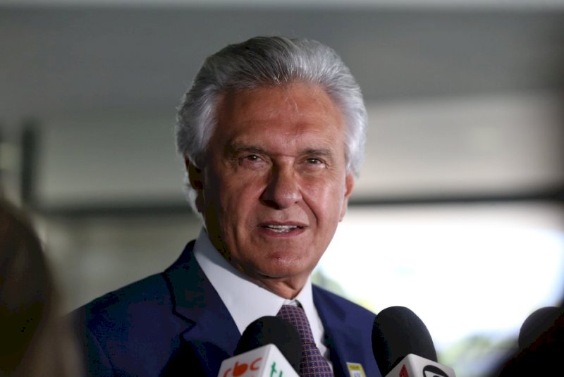 Caiado diz que ‘filhos de Bolsonaro’ ajudaram Lula a voltar ao poder e que seguem auxiliando com ‘picuinhas’