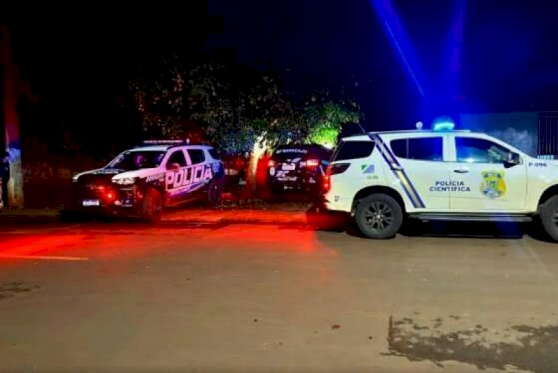Mulher &eacute; executada a tiros e homem fica ferido durante ataque em resid&ecirc;ncia