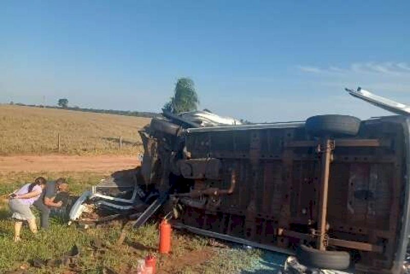 Acidente com van da sa&uacute;de deixa 3 mortos e 5 feridos na BR-163
