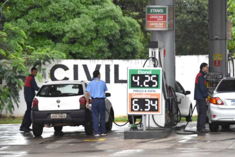 Revendas boicotam consumidores e elevam preço da gasolina