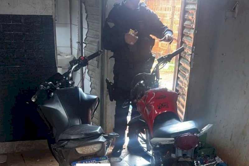 Polícia Militar recupera motocicletas em imóvel abandonado após denúncia de furto em Rio Brilhante