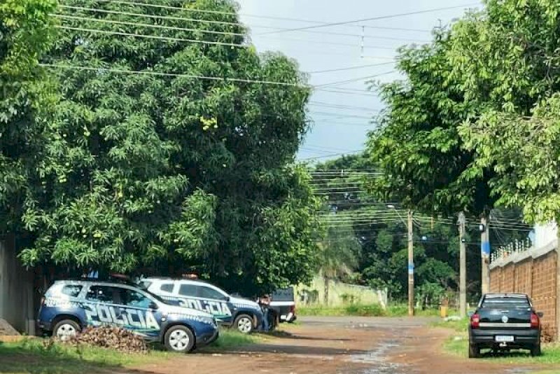 Cachorro que atacou funcion&aacute;rio de distribuidora &eacute; morto pela PM