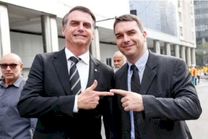 Moraes autoriza Flávio Bolsonaro a visitar o pai após 90 dias de suspensão