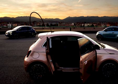 Fiat 500 ganha versão com três portas