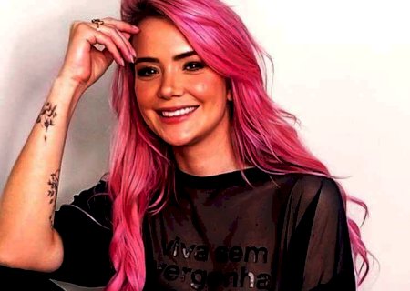 Ex-BBB Flay sensualiza com top transparente e Marcela Mc Gowan dispara: 'Não brinca com meu lado bi'