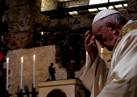 Papa Francisco defende leis para união civil entre casais do mesmo sexo