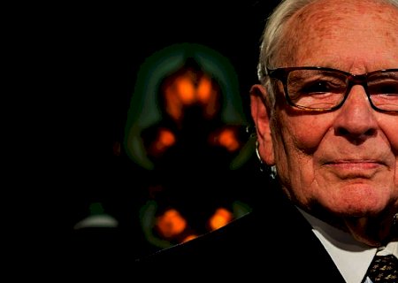 Morre Pierre Cardin, icônico estilista francês, aos 98 anos