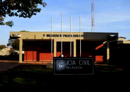 Homem ameaça esposa com faca e vai preso em Dourados