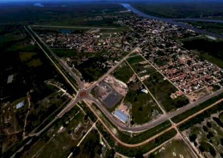 Governador Reinaldo Azambuja entrega contorno rodovi&aacute;rio e garante R$ 5 milh&otilde;es para recapeamento
