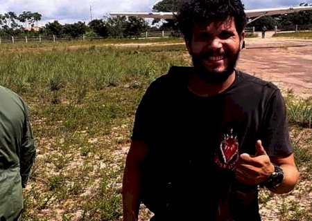 Piloto que sobreviveu em mata diz que comeu frutas e ovos por 36 dias