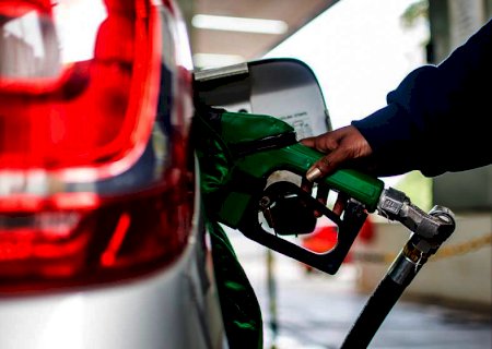 Petrobras reduz preço da gasolina pela primeira vez no ano