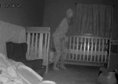 Babá eletrônica Flagra figura assustadora em quarto de crianças durante a madrugada
