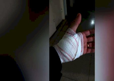 Marido esfaqueia, joga etanol e ameaça matar mulher em MS