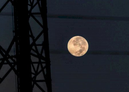 "Encontro" entre Lua e Marte acontece na noite deste domingo