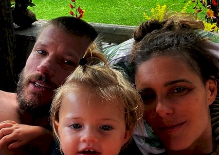 Fernanda Lima e Hilbert divulgam vídeo comendo a placenta do parto da filha