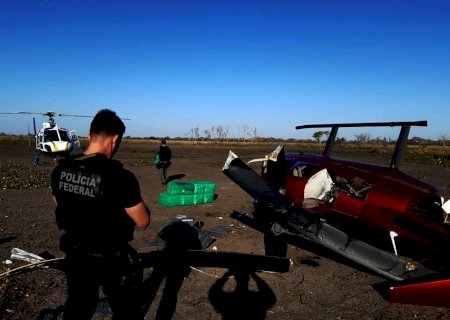 Helicóptero com 300 kg de cocaína cai em fazenda de MT