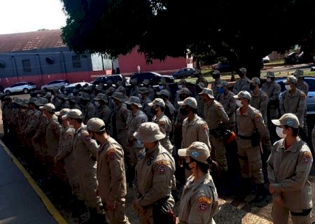 Mais 100 bombeiros são enviados para combate aos incêndios no Pantanal