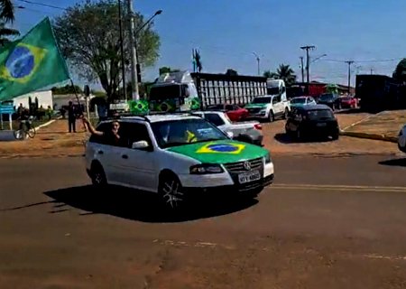 Manifestação em Nioaque pelo 7 de Setembro reúne de caminhoneiros a motociclistas