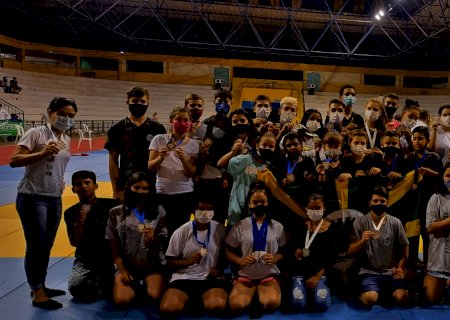 DE ITAPORÃ PARA O BRASIL: Judocas itaporanenses representam MS em maior evento do esporte escolar do país