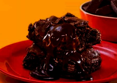 Que tal um brownie para adoçar o seu final de semana? Aprenda a receita