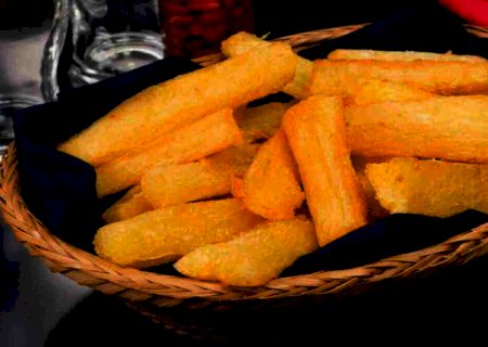 Mandioca frita sequinha: passo a passo para fazer a receita